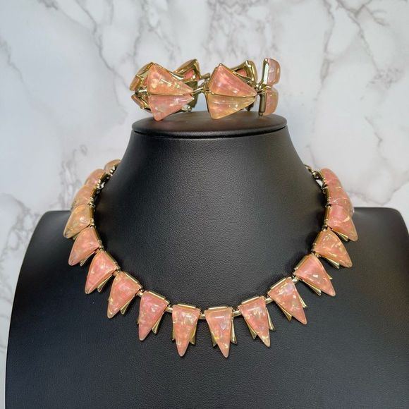 Vintage Coro Thermoset Light Pink Confetti Style Necklace & Bracelet Set RARE - Picture 5 of 9